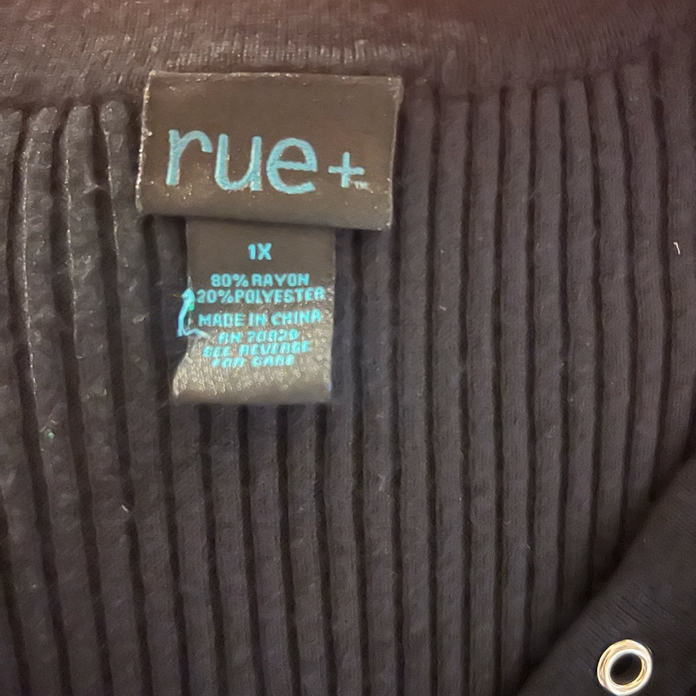 Sweater - Picture 3 of 3